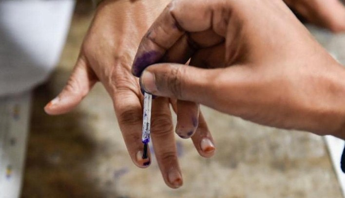 DDC Polls: 168 Polling Staff Airlifted to Snow-Bound Areas in J&K's Kishtwar