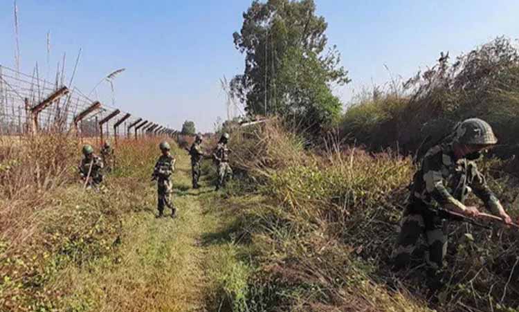 5 militant associates arrested, arms and ammunition recovered in North Kashmir