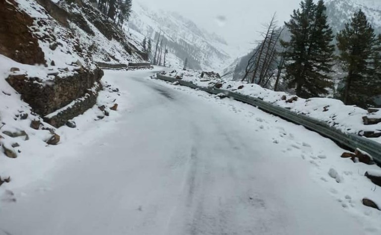 Srinagar-Leh Highway, Mughal Road Closed After Fresh Snowfall
