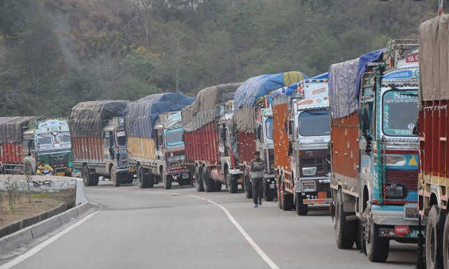 Fruit-laden trucks faced difficulties on NH-44 due to bumper crop this year: Div Com P K Pole