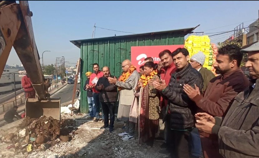 Mayor Jammu kick starts work of public toilet under Smart City Mission at Hari Market  