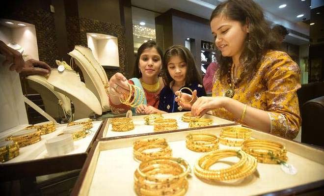 30 tonnes of gold sold on Dhanteras this year, says jewellers association