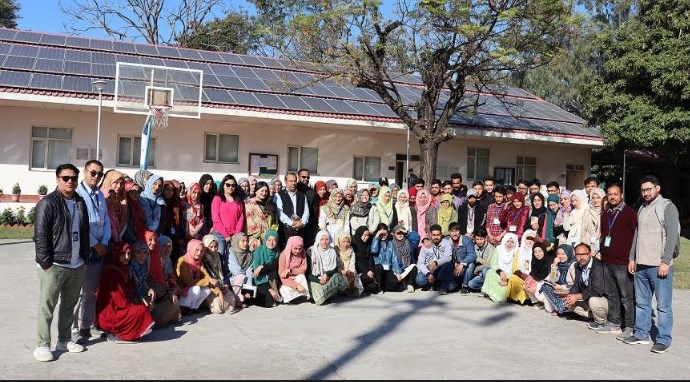 Group of Ladakh students visit IIM Jammu for Study Tour
