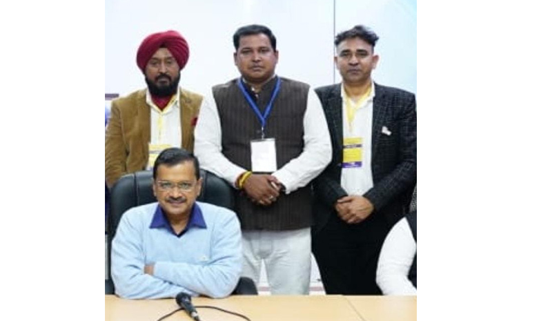 AAP Jammu calls on Kejriwal, discussed J&K political situation