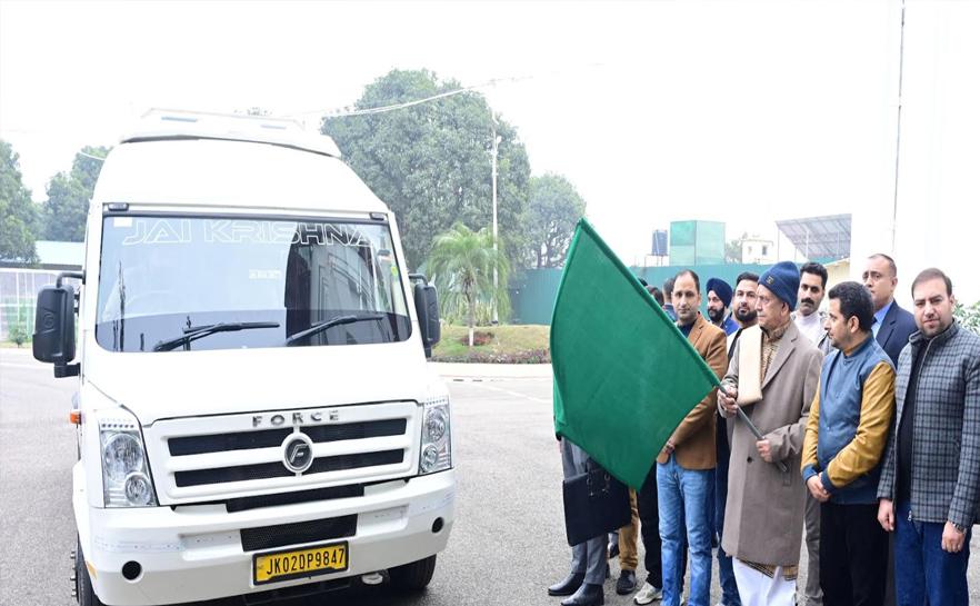 Lieutenant Governor flags off group of Youth from South Kashmir for Exposure Tour