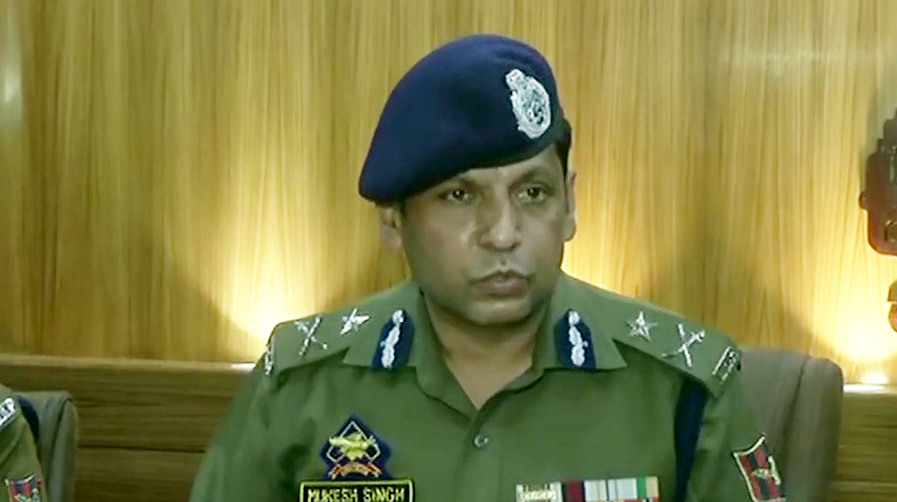 ADGP and Div Comm Jammu visit Kishtwar & Bhaderwah; Curfew restrictions continue