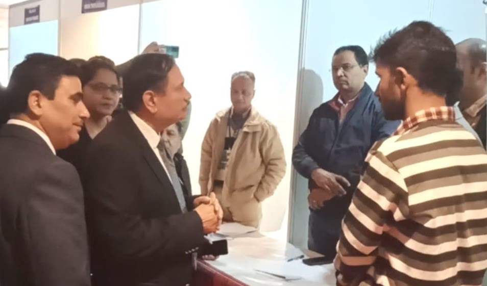 Advisor Bhatnagar inaugurates mega Job Fair at Jammu