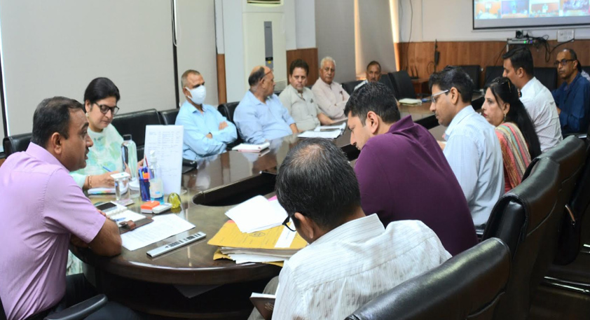 Div Com Jammu reviews preparedness of districts for mega event