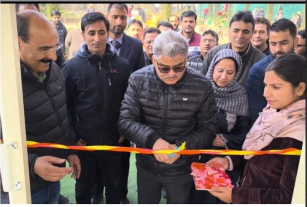 Chief Secretary inaugurates "HOT HOUSE" at Floriculture development scheme Lalmandi