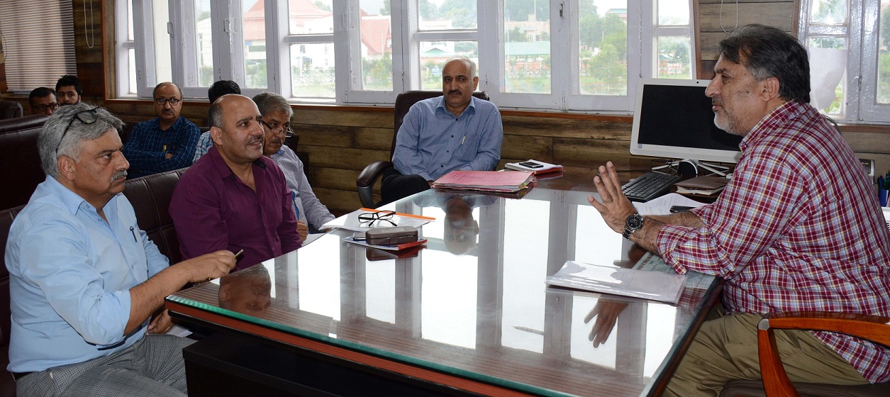 Govt to setup charging stations for electric buses in every district: Samoon