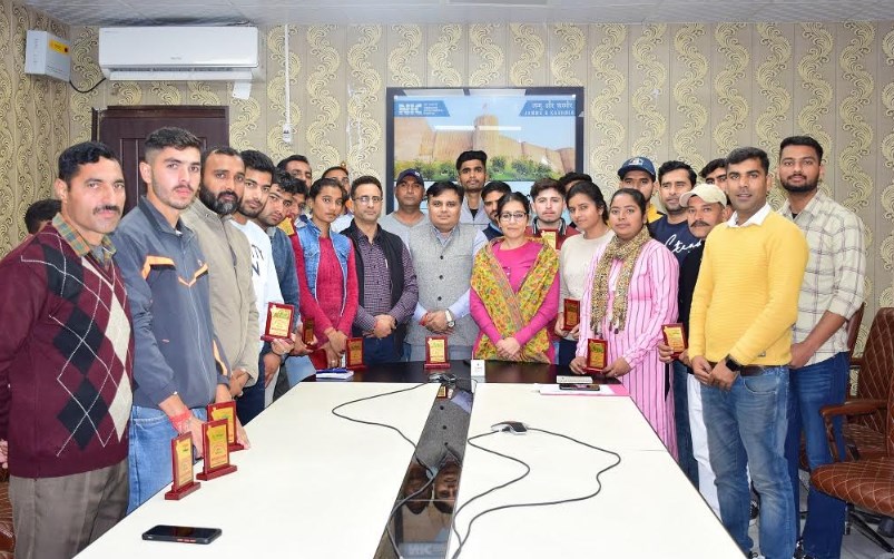 DC Jammu felicitates 20 C-DYTE trainees selected in SSC GD/JKP Women Battalion