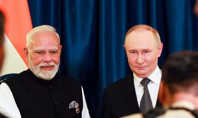 India, Russia shoulder-to-shoulder, says Modi as he and Putin flag trade