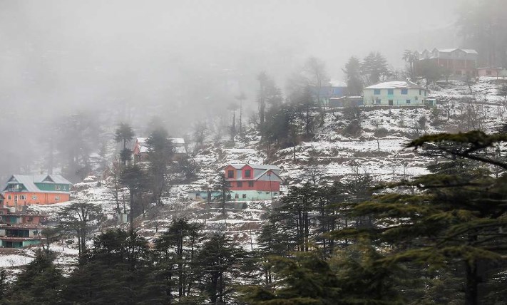 Despite Slight Rise, Sub-Zero Temperatures Continue In Kashmir Valley