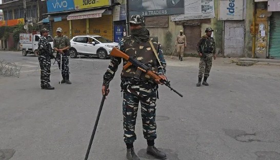 Militants target CRPF bunker in Kulgam, 1 officer injured