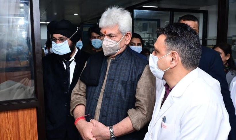 Lt Governor visited GMC Jammu to inquire about the health of Civilians Injured in Rajouri terror attack