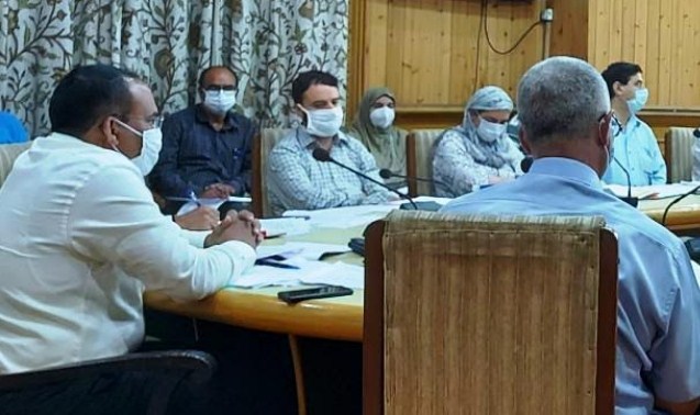 Ensure proper monitoring of patients in home isolation: Div Com to DCs