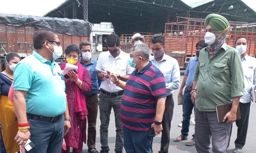 Director Horticulture (P&M) inspects facilities at Narwal Mandi
