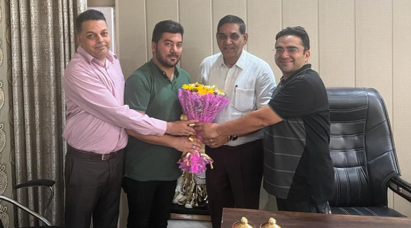 Abhinav Anand calls on Mayor JMC