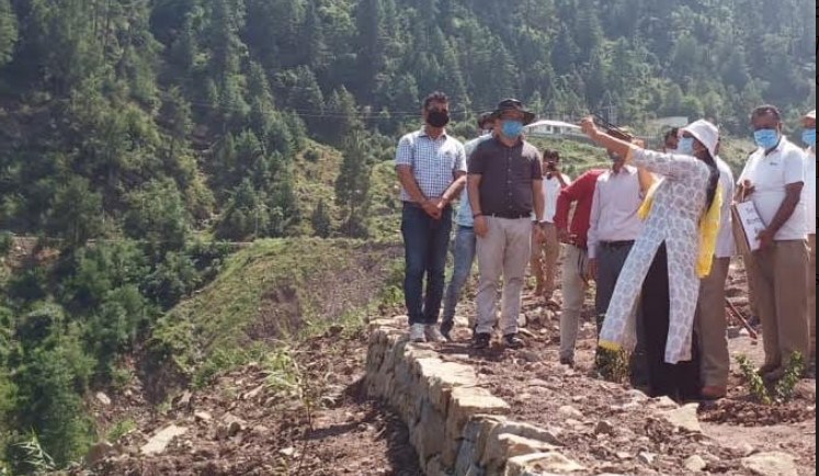 Forest Deptt demonstrates low cost Greening technique to PRIs and Army at Batote