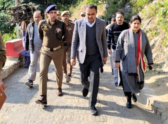 Div Com visits Shiv Khori, takes stock of developmental works around Shrine area