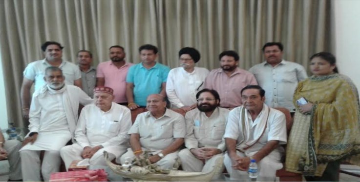 Dr Farooq meet scores of delegations in Jammu