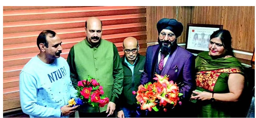 Dr Amarjeet Bhatia takes over as Principal GMC Rajouri