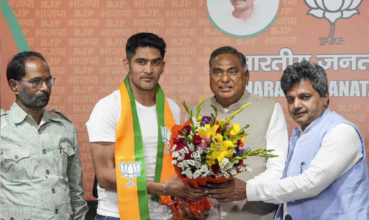 Ahead of Lok Sabha polls, boxer Vijender Singh quits Congress to join BJP