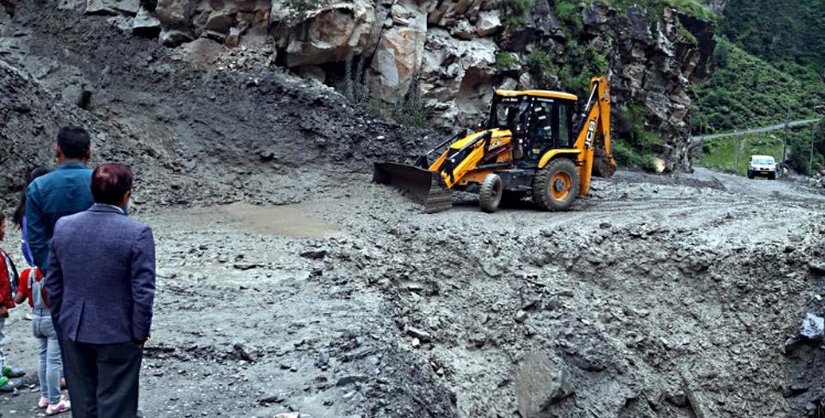 3 killed as heavy rains wreak havoc in Himachal; schools shut in Kangra today