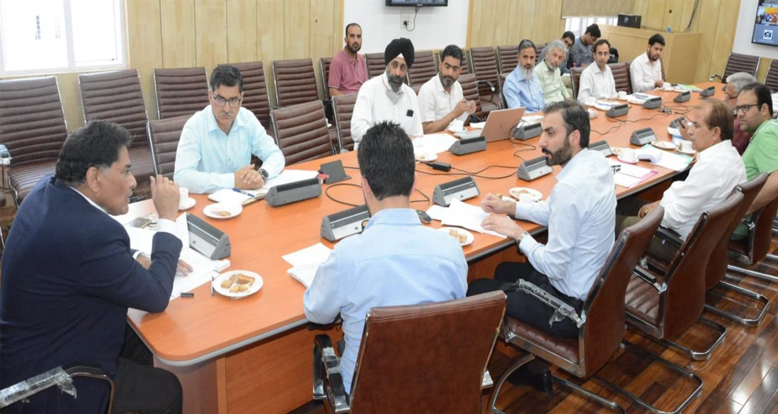 Parmar reviews implementation of Jal Jeevan Mission in UT of J&K