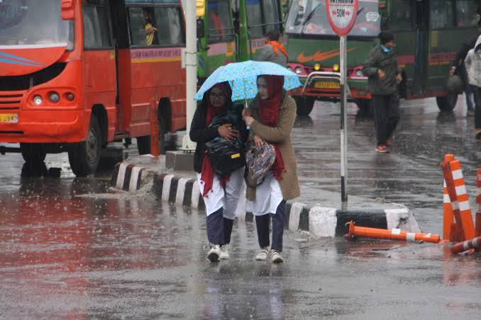 Jammu temperature falls 6 degrees below Normal as cold wave grips entire J&K
