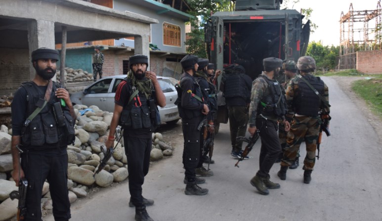 Two terrorists killed in Pulwama encounter