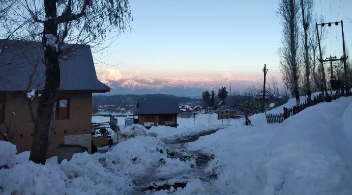 Srinagar Records Season’s Coldest Night, Other Parts Of Valley Shiver Too