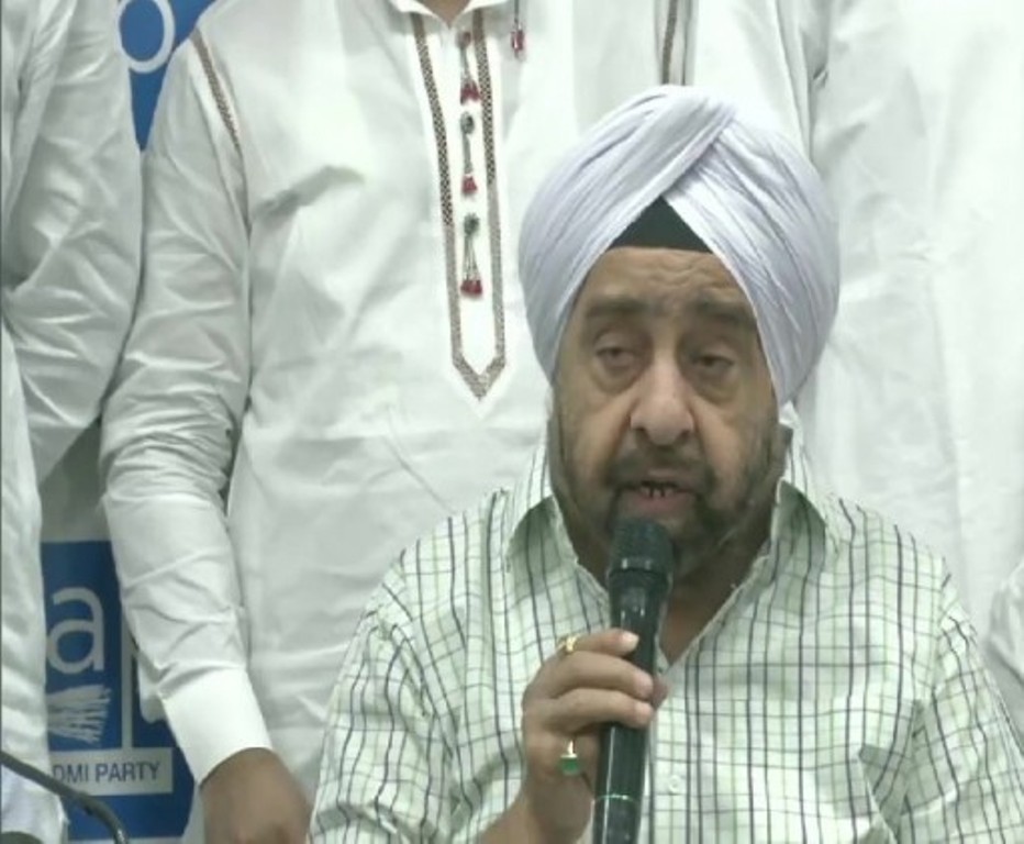 Four-time Cong MLA from Chandni chowk, Parlad Sawhney joins AAP 