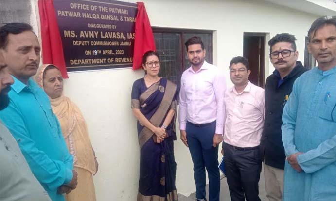 DC Jammu inaugurates Art Exhibition at General Zorawar Singh Auditorium