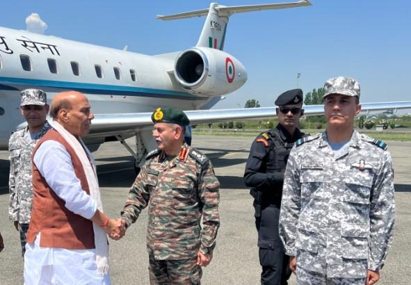 Rajnath Singh reaches Srinagar, to review Security Situation in J&K