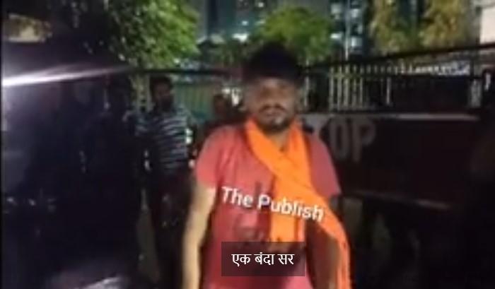 "SHO Bakshi Nagar Azad Manhas caught a gang of thieves."