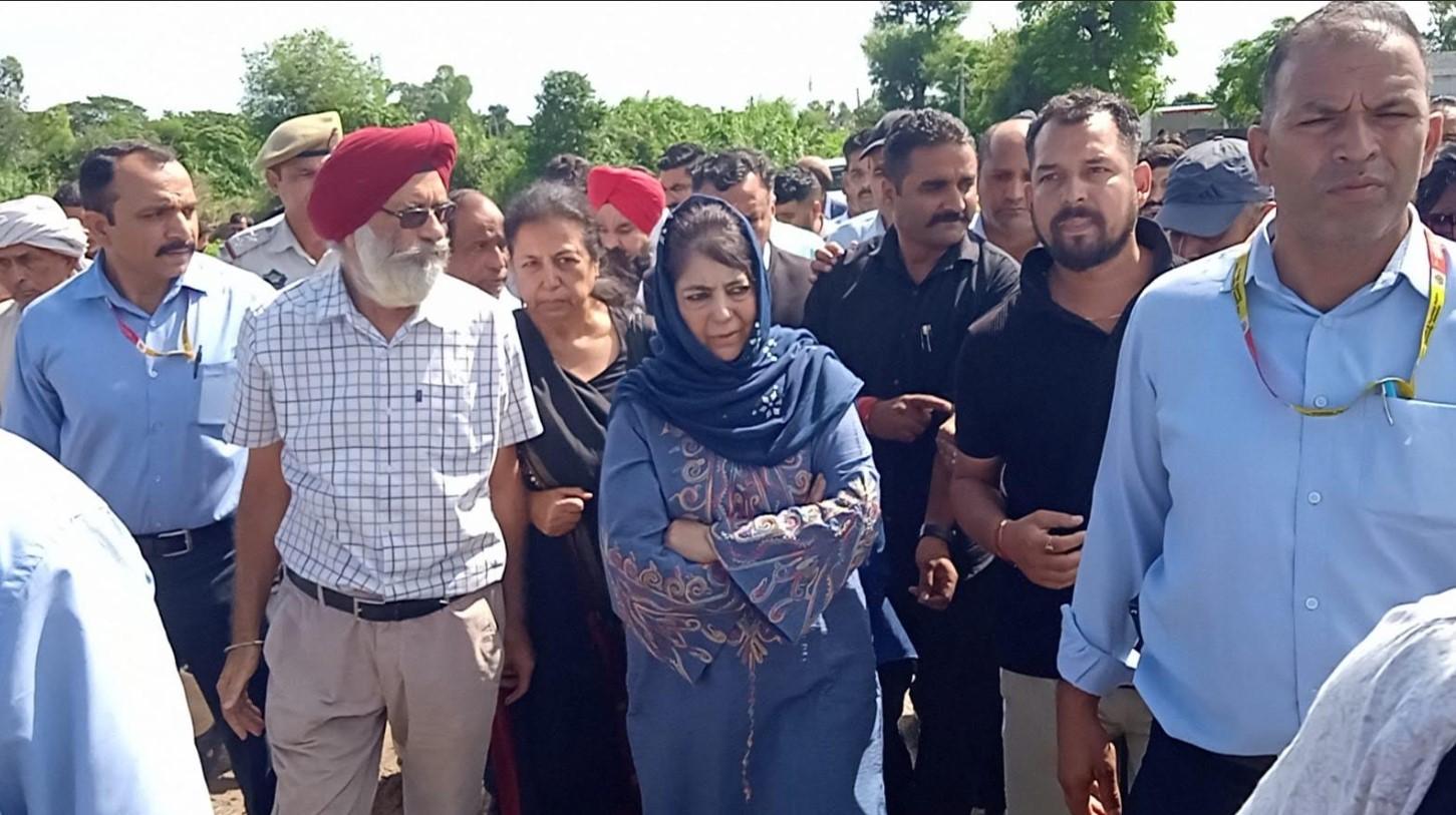 Mehbooba Mufti visits flood-hit RS Pura & Suchetgarh constituencies, assures support