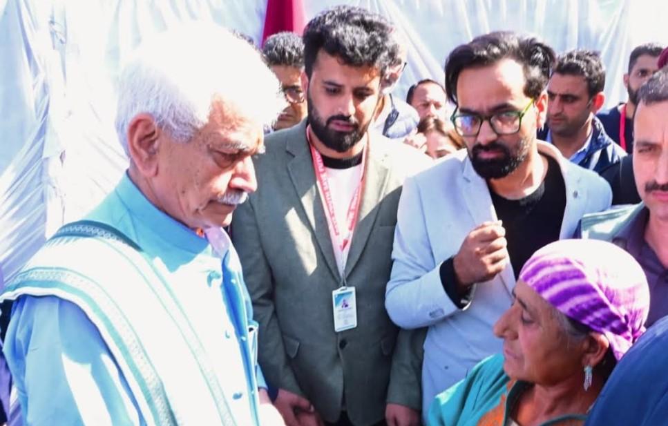 LG visits Vajr Division’s Roshan Mustaqbil, a youth empowerment centre at Zangli, Kupwara