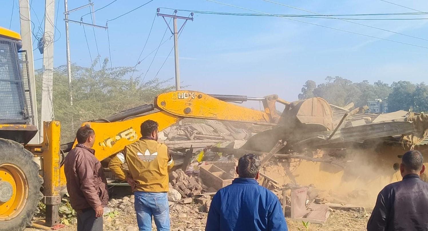 Jammu Municipal Corporation takes strict action against illegal encroachments, unauthorised construction