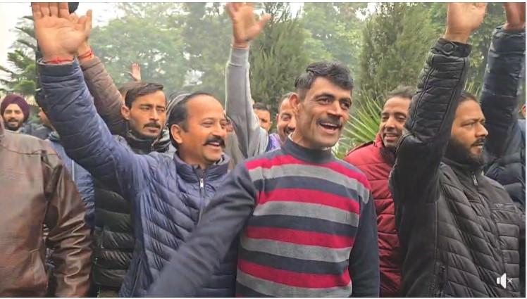 #jammu: Public Works(R&B)Deptt Causal Labour/Daily Wagers protests against Govt