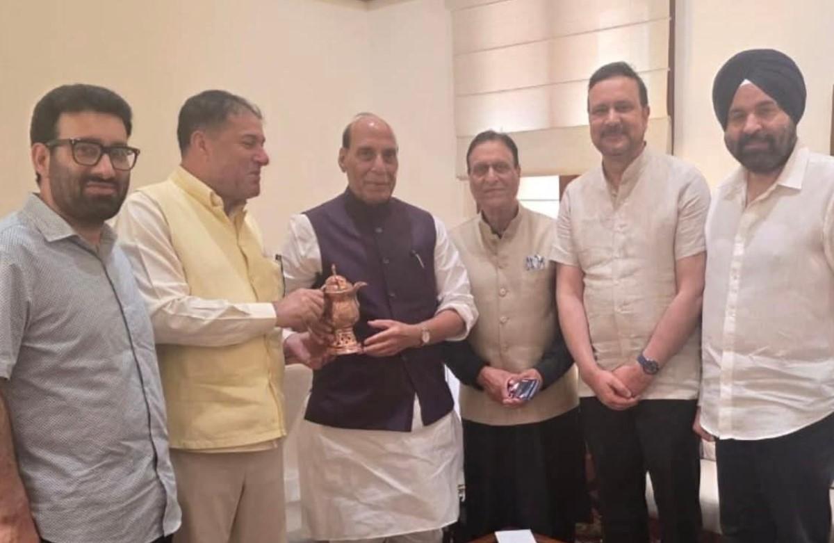 J&K MPs, MLAs meet Defence Minister Rajnath Singh