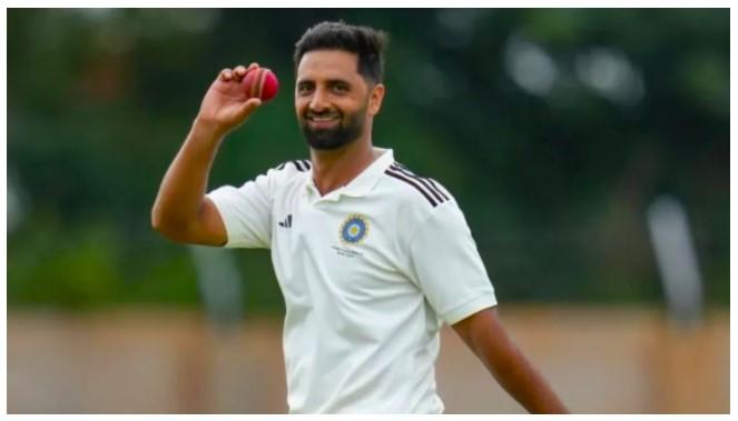 Auqib Nabi gets maiden India call-up, replaces Jasprit Bumrah in Test squad