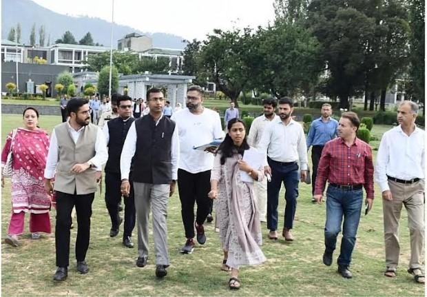 Div Com reviews preparations for 1st International Film Festival of J&K