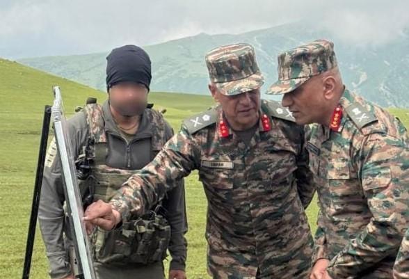 Northern Army Commander Reviews Security Situation, Operational Preparedness in South Kashmir