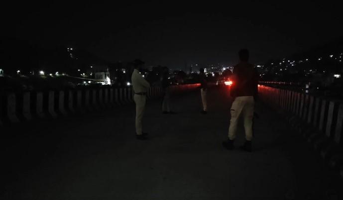 Terrorists open fire on group of J&K cops in Rajouri