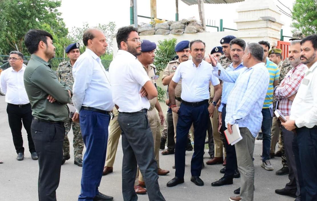 Amarnath Yatra - 2025; Div Com, IGP Jammu review arrangements at Yatri Niwas-Bhagwati Nagar