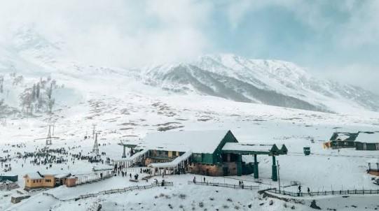Security tightened amid surge of tourists at snow-bound destinations in J-K’s Bhaderwah