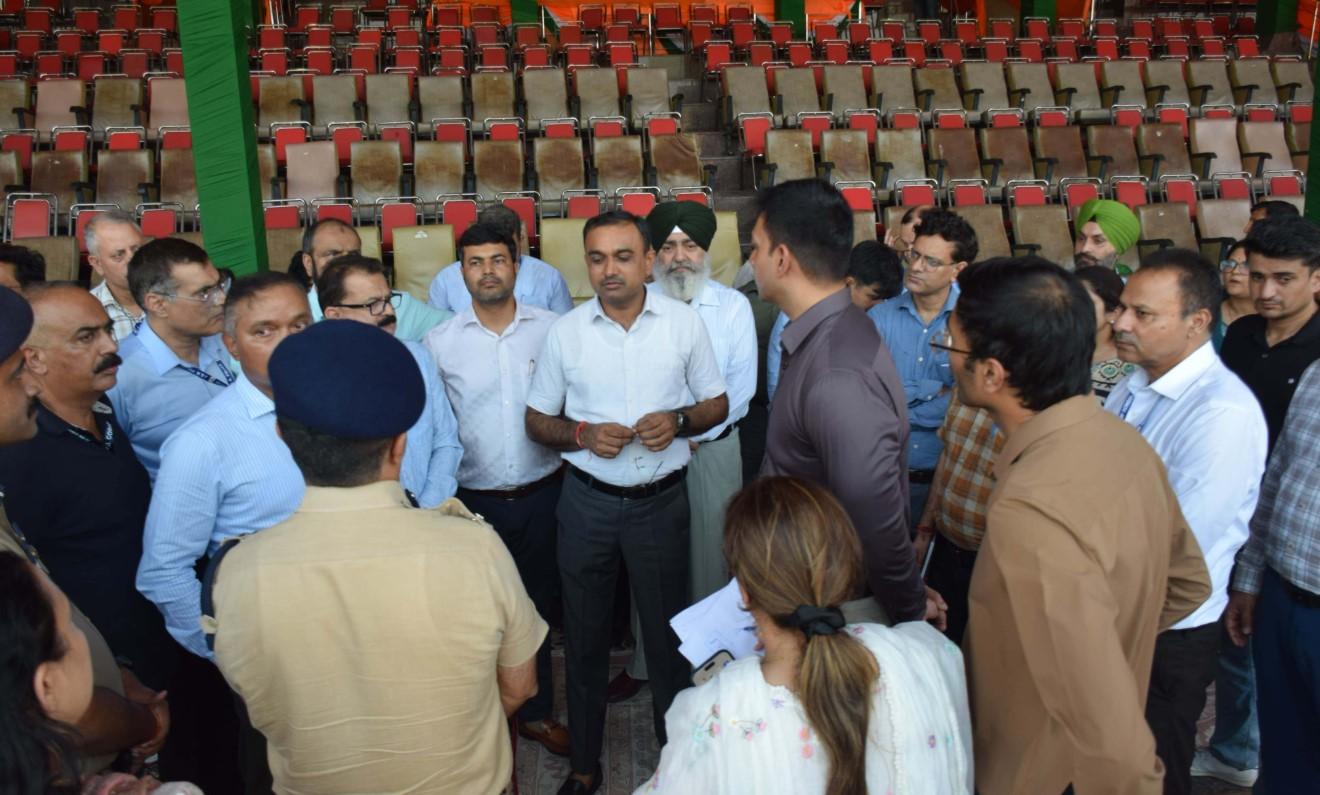 Div Com Jammu, IGP review Independence Day arrangements at MA Stadium
