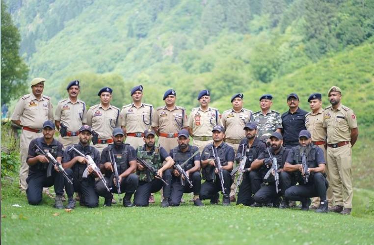 DGP Nalin Prabhat Reviews Operational Preparedness at TOBs in J&Ks Ganderbal
