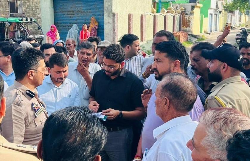 District administration Jammu assesses cross-border shelling impact in Marh and Pargwal